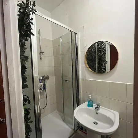 Kings Cross Private Rooms Londen Buitenkant foto